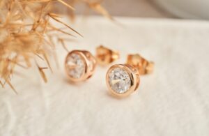 Best Diamond Earrings 2023 - Perfect Studs to Everyday Sparkles!