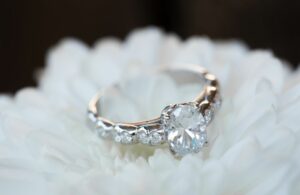 Buying Guide to Buy A Diamond Engagement Ring