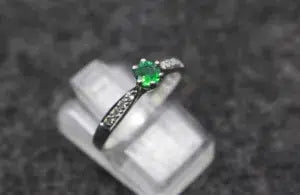 Emerald Enchantment: Find the Best Emerald Engagement Ring