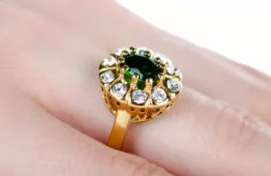 Emerald Halo Diamond Engagement Ring | Diamond Halo