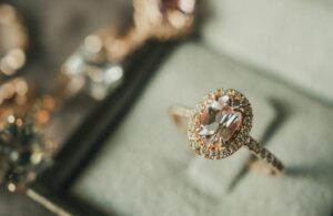 Find Timeless Antique & Vintage Engagement Rings