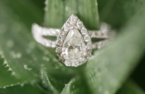 Halo Engagement Rings - Stunning Oval and Diamond Styles