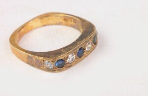 Preventing Jewelry Tarnish: Tips for Preserving the Shine of Gold Jewelry