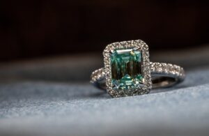 Tips for Buying an Engagement Ring | Affordable & Custom