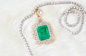 Unlock Sparkling Deals: 8 Tips for Buying Jewelry Online