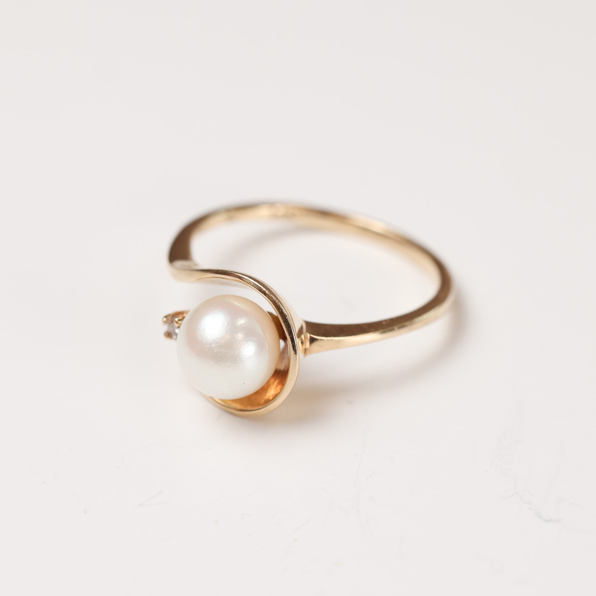 14 Karat Yellow Gold Pearl Ring Size 6