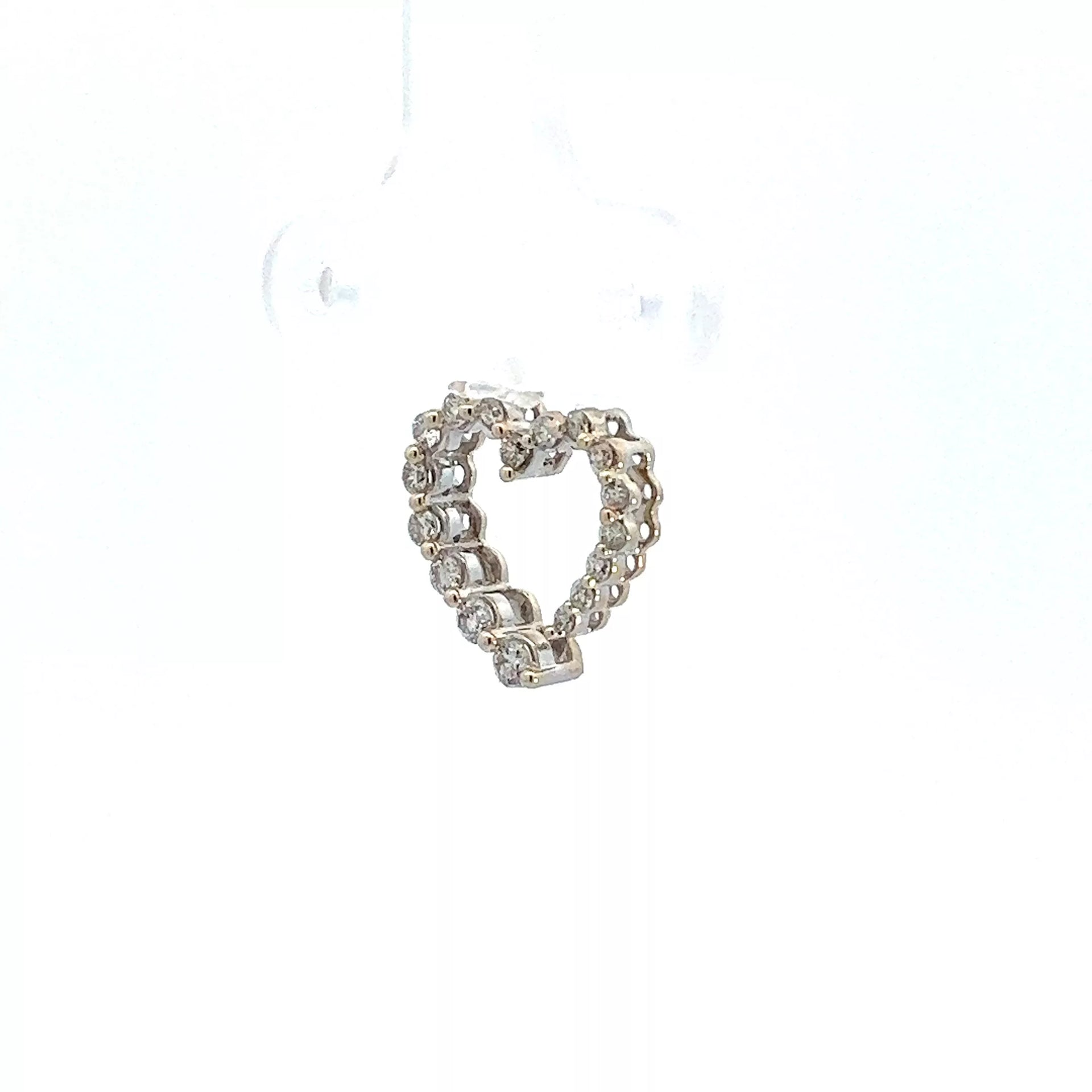 14 Karat White Gold Heart Pendant with Diamond