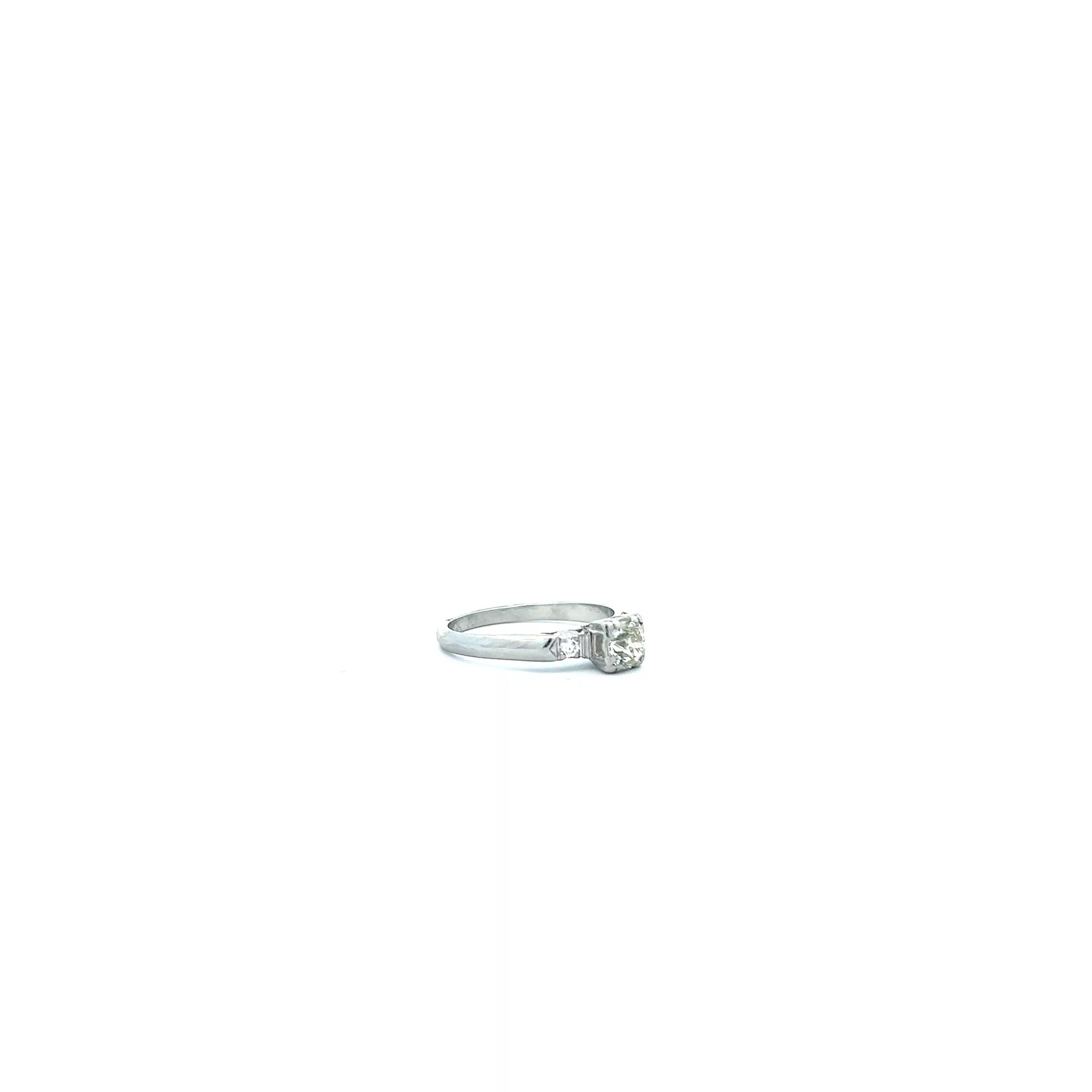 Platinum 90% White Ring with Diamond - Size 7