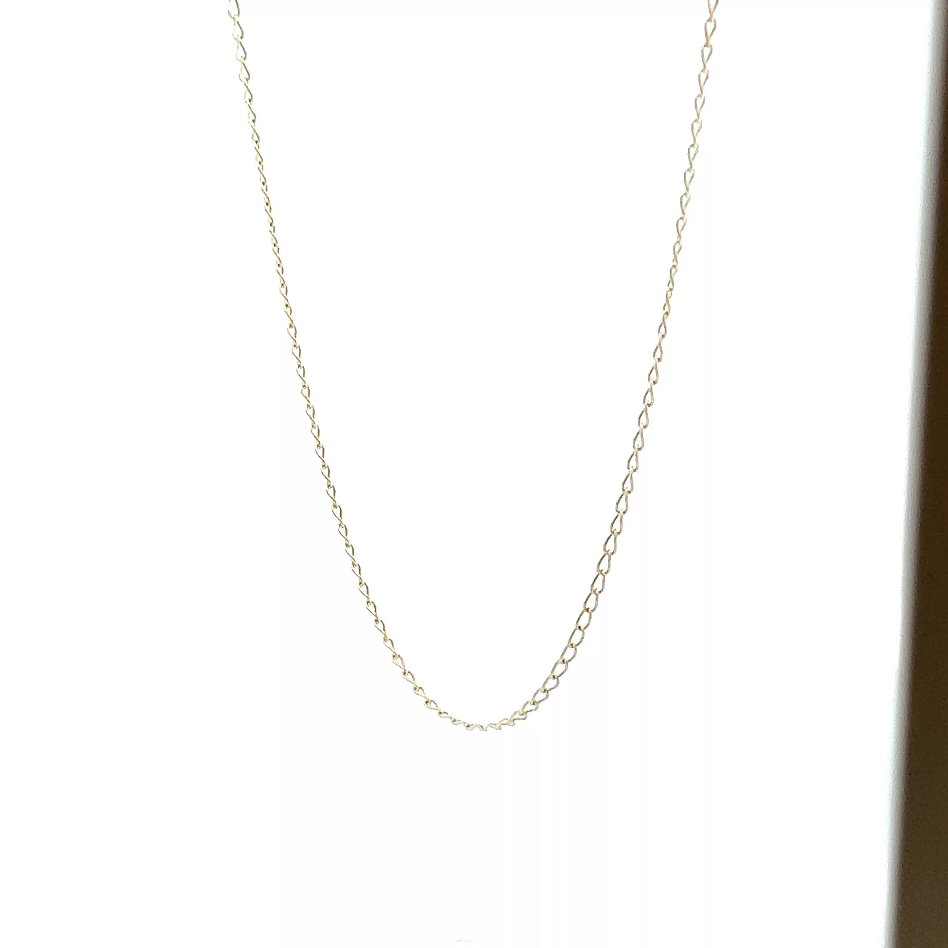 Exquisite 10 Karat Yellow Gold Link Necklace with Brilliant Diamond Accents - 18" | Fine Estate Jewelry