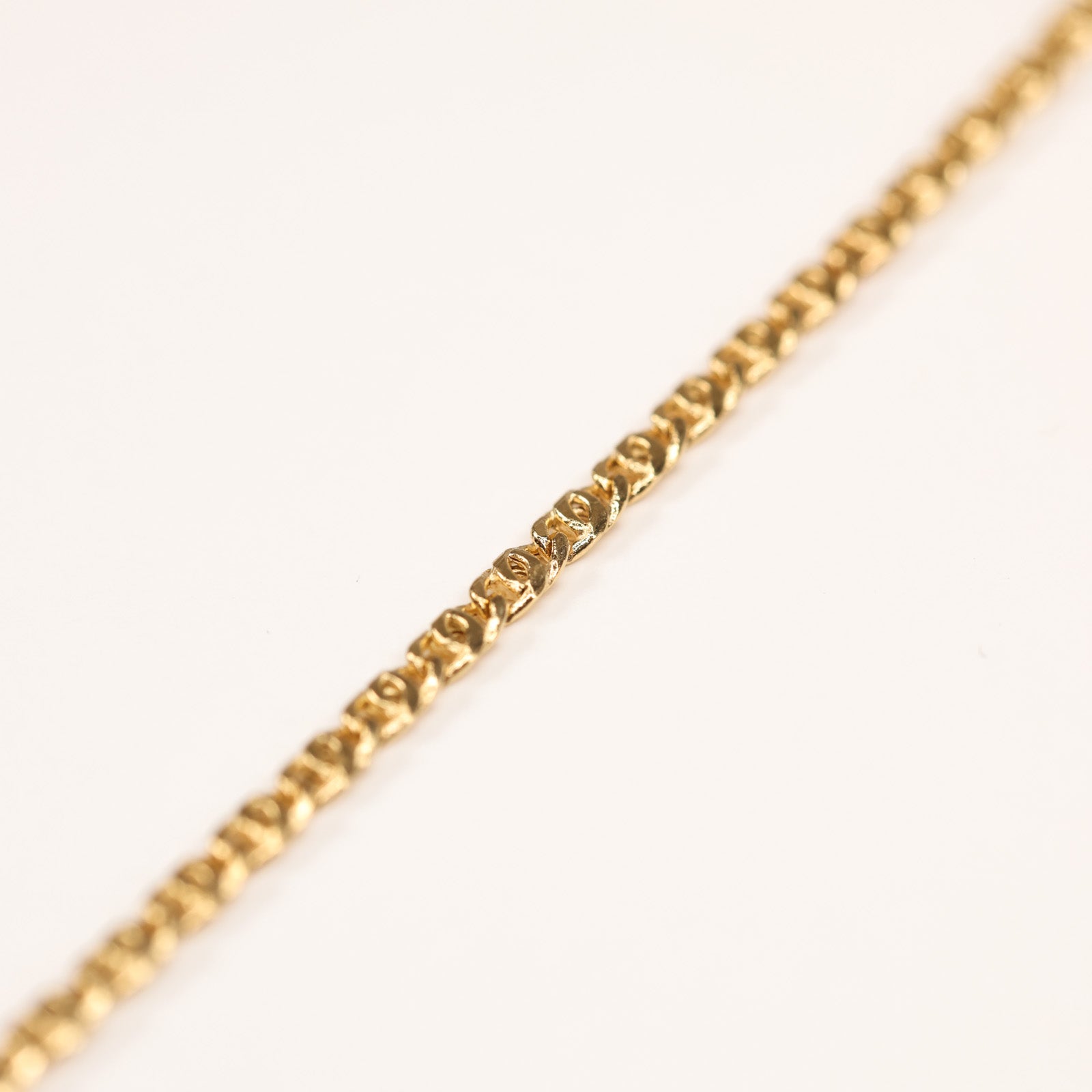 18 Karat Yellow Gold Chain 16”