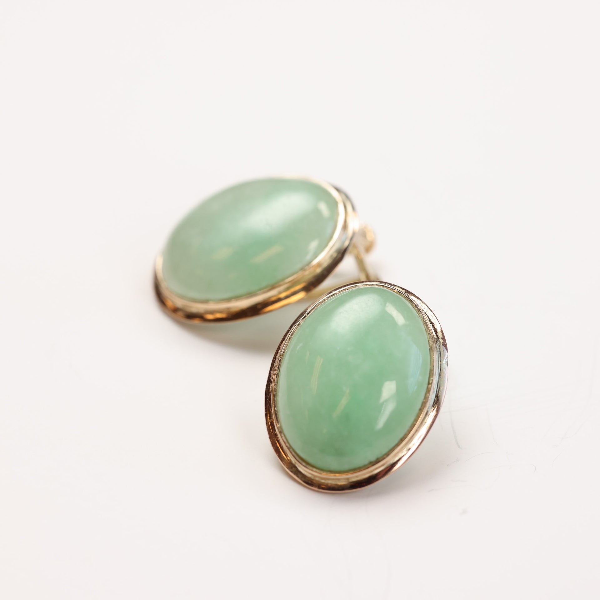 14 Karat Yellow Gold Jade Cabochon ClipOn Earrings