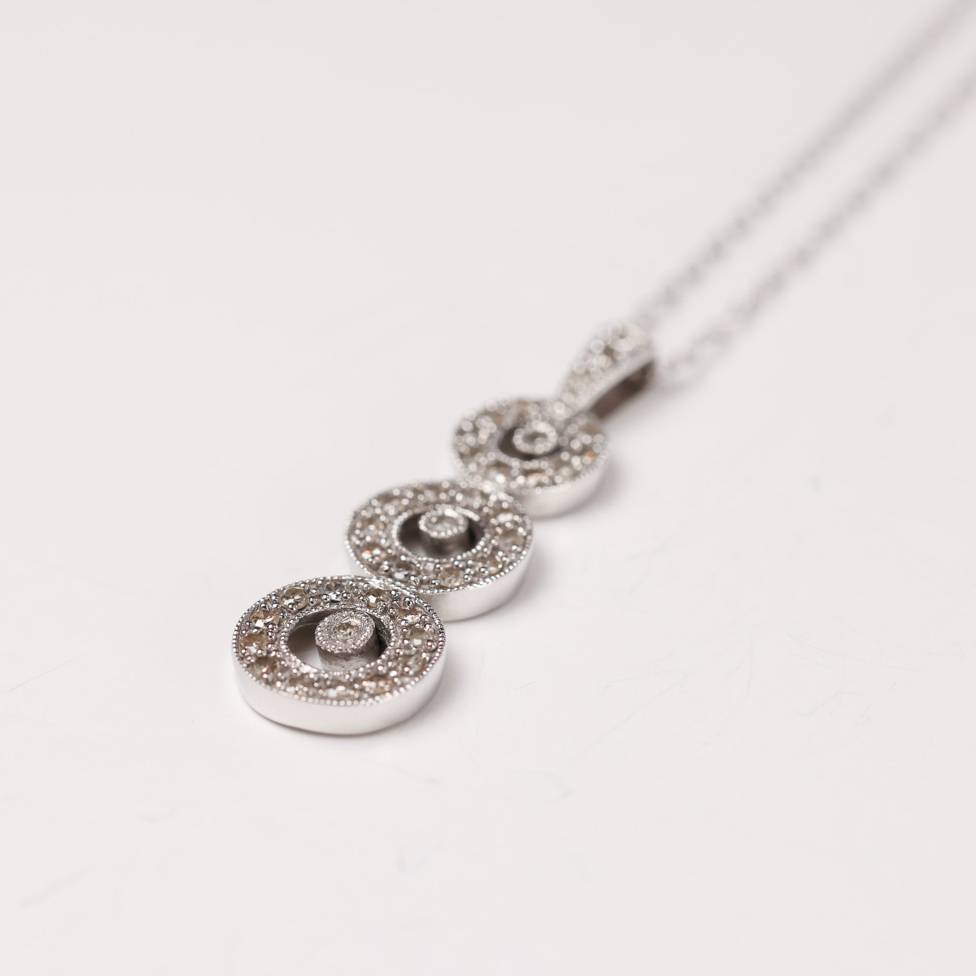 10 Karat White Gold Diamond Pendant & Chain Necklace