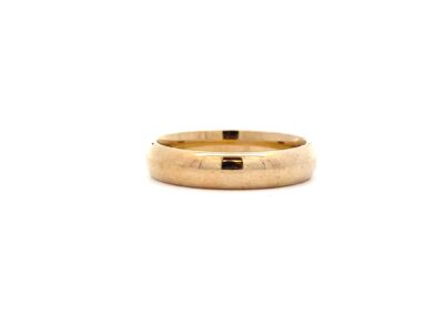 Dazzling 10 Karat Yellow Gold Band (Size 7) - Perfect Addition to Your Diamond Jewelry Collection