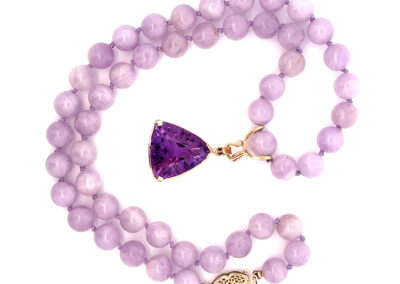 Stunning 14K Yellow Gold Amethyst and Jade Necklace (Size 19") - An Exquisite Addition to Your Collection of Diamond Jewelry and Fine Estate Jewelry