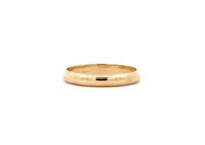 Sparkling 10 Karat Yellow Gold Band Ring for Size 8 - A Shimmering Addition to Your Diamond Jewelry Collection