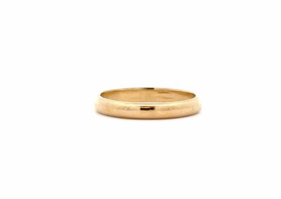 Sparkling 10 Karat Yellow Gold Band Ring for Size 8 - A Shimmering Addition to Your Diamond Jewelry Collection
