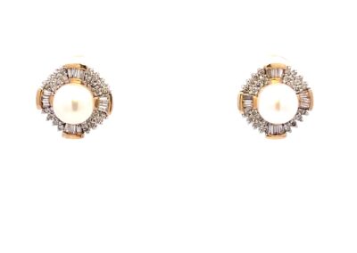 Dazzling Diamond and Pearl Stud Earrings in 14 Karat Yellow Gold - A Delicate Touch of Elegance for Your Fine Jewelry Collection