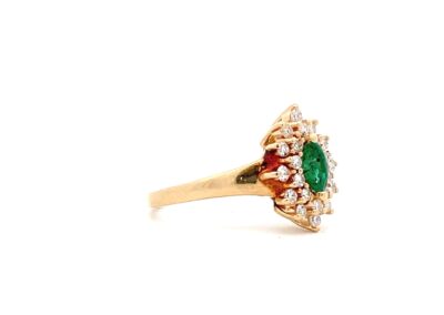 Exquisite 14 Karat Yellow Gold Diamond and Emerald Ring - The Perfect Blend of Luxury and Elegance