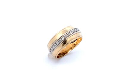 Stunning 14 Karat Yellow Gold Band Ring with Sparkling Diamond (Size 5.5) - A Timeless Piece of Diamond Jewelry for Fine Jewelry Lovers and Estate Jewelry Enthusiasts