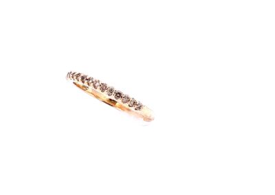 14k Yellow Gold Band Ring with Brilliant Diamond Accent - Size 7.5: A Glamorous Addition to Your Diamond Jewelry Collection