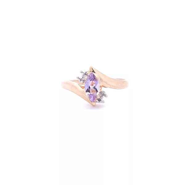 Exquisite 10 Karat Yellow Gold Ring with Dazzling Amethyst - Size 7.5 | Perfect Addition to Your Diamond Jewelry Collection