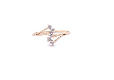 Elegant 14 Karat Yellow Gold Ring with Dazzling Diamond - Size 7.5 | Exquisite Diamond Jewelry for Your Finest Collection