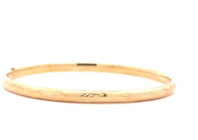 Elegant 14 Karat Bangle Bracelet in Yellow Gold (7.25") - A Shimmering Accessory for Fine Jewelry Lovers