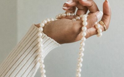 Choosing & Styling a Pearl Stone Necklace | Expert Tips & Advice
